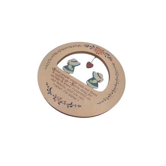 Vintage Cottagecore Hand painted Wooden Plaque The Giving Company Friendship - Picture 2 of 5